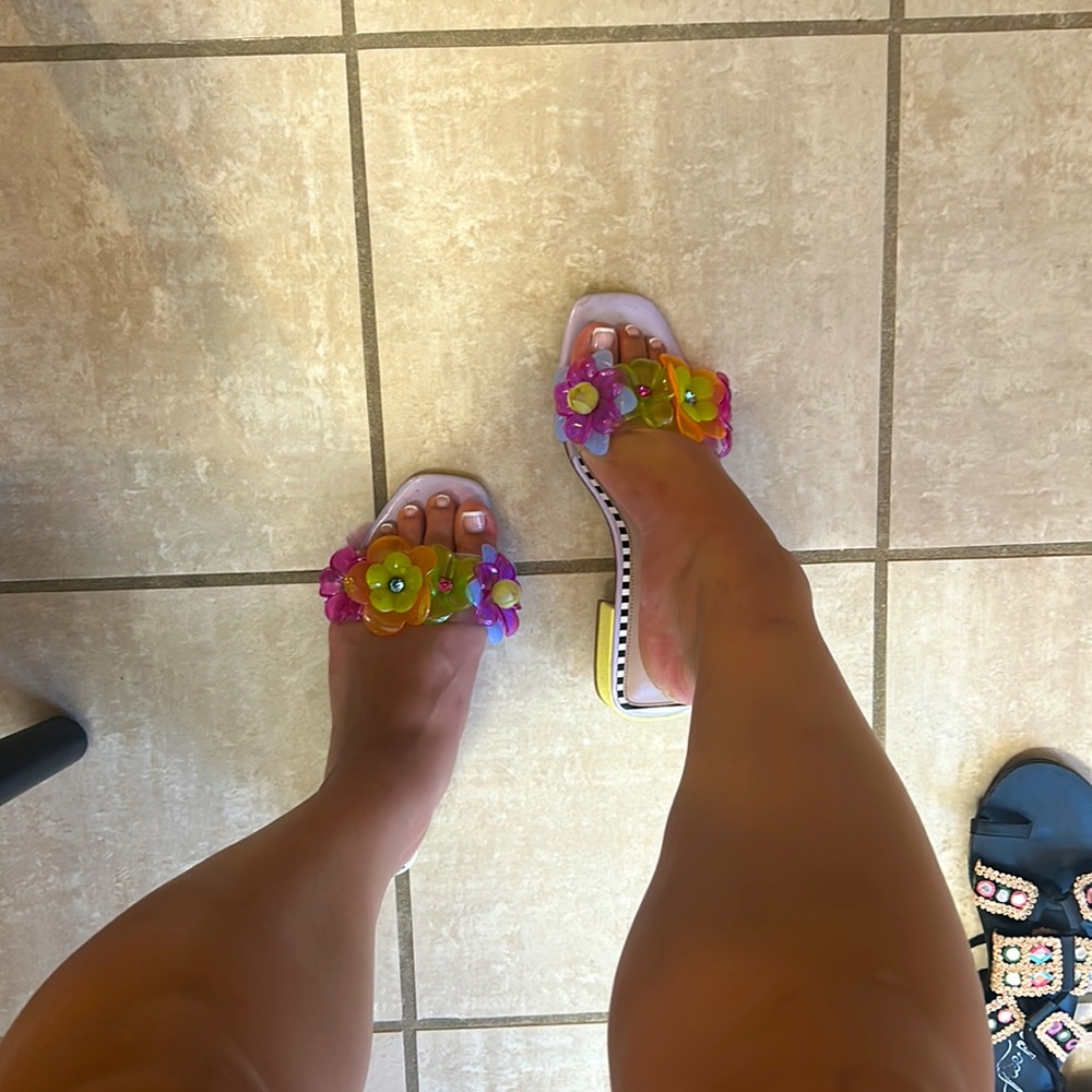 Journi Lilac Flower Sandals
